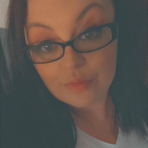 Profile Picture of Denise Leffell (@denise_leffell) on Poshmark