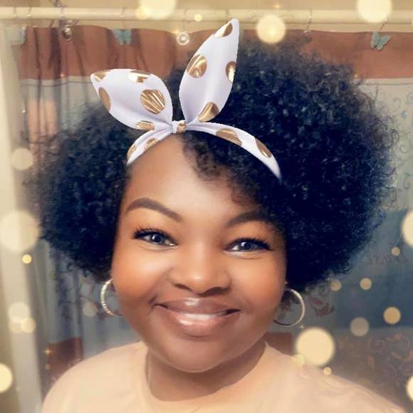 Profile Picture of Cha-sia Moorehead (@cha101) on Poshmark