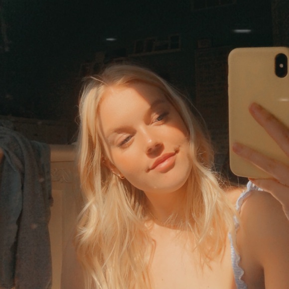 Profile Picture of Katelyn Meyer (@kate199701) on Poshmark