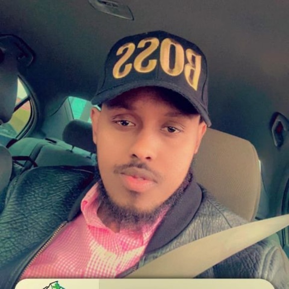 Profile Picture of Feysal Elmi (@feysal_elmi) on Poshmark