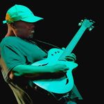 Profile Picture of Robert White (@rob_white_guitar) on Instagram