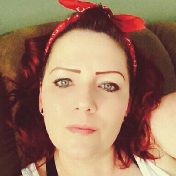 Profile Picture of Kristie Neeman (@kristieneeman) on Poshmark