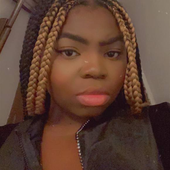 Profile Picture of Aaliyah Paul (@aaliyah_paul) on Poshmark