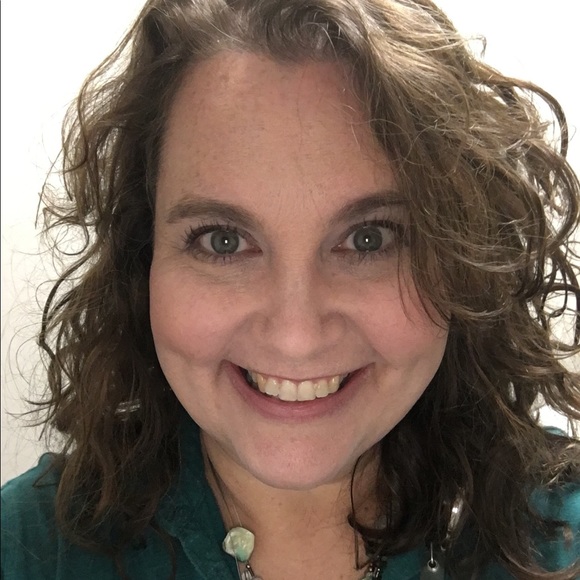 Profile Picture of Sherry Hudson (@shudson9622) on Poshmark