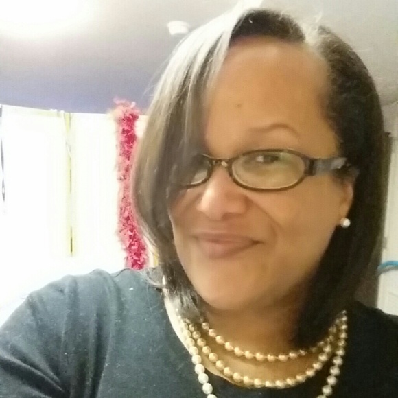 Profile Picture of Aurora Milas (@prencessaurora) on Poshmark