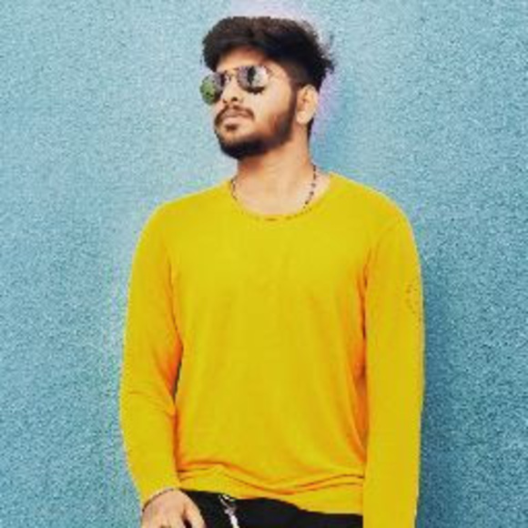 Profile Picture of Radadiya Hardik (@radadiyahardik) on Poshmark