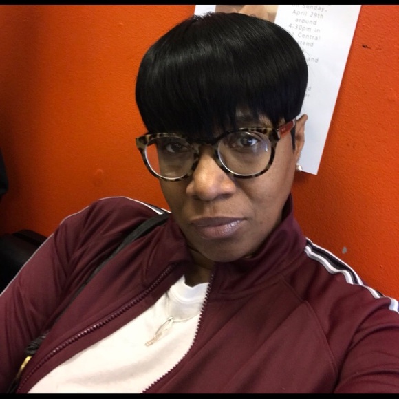 Profile Picture of Joneice Blackmon (@jblackm50) on Poshmark