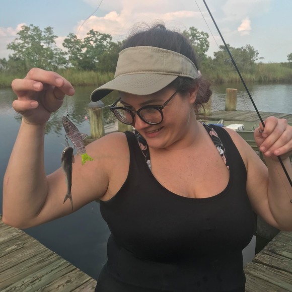 Profile Picture of Taylor Lachney (@hotbug5754) on Poshmark