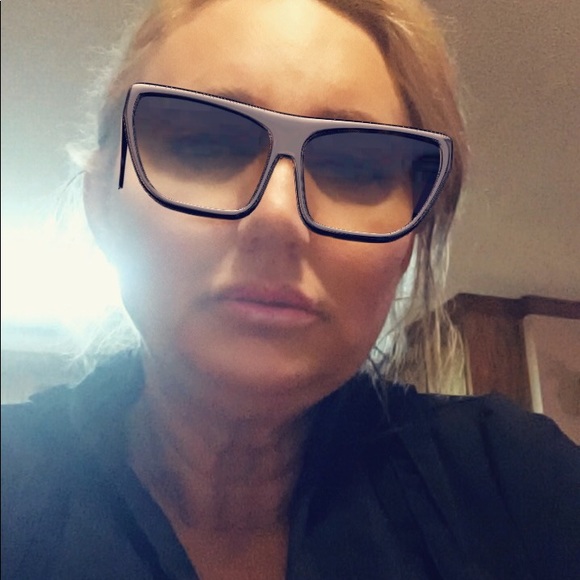 Profile Photo of Cynthia Downs-emerson (@prettywoman1957) on Poshmark