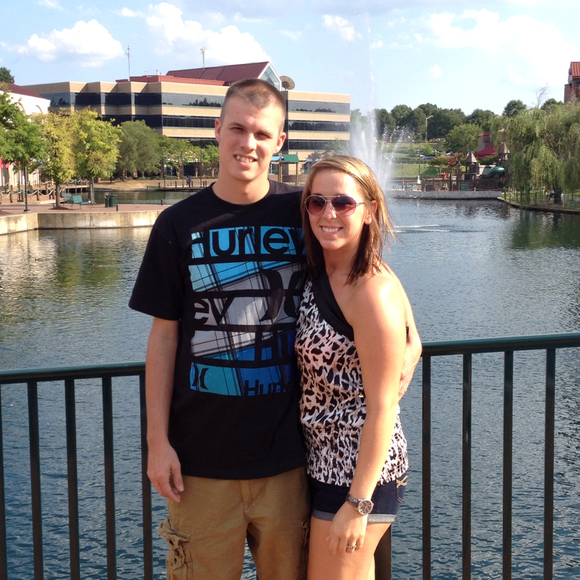 Profile Picture of Ashley Loweth (@aloweth) on Poshmark