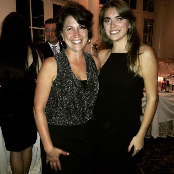 Profile Picture of Mikala Slicer (@mikslice) on Poshmark