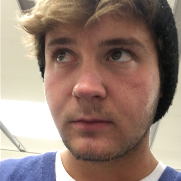 Profile Picture of Albert Pinnella (@albertpinn) on Poshmark