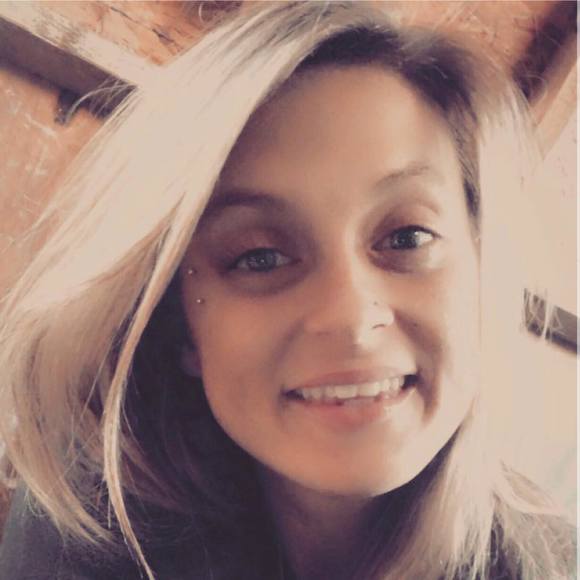 Profile Picture of Samantha Mccandless (@samanthamcca160) on Poshmark