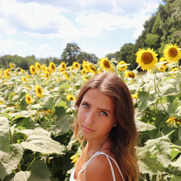 Profile Picture of Madison Santello (@dqmaddy) on Poshmark