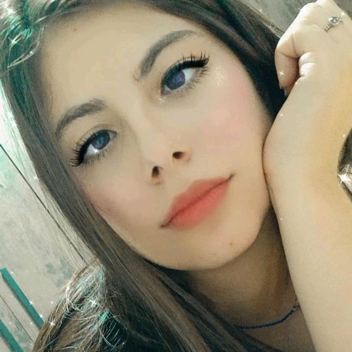 Profile Picture of amandazilli97 (@amandazilli97) on Tiktok