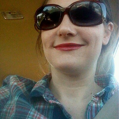 Profile Picture of Leah Block (@leahsweetly) on Twitter