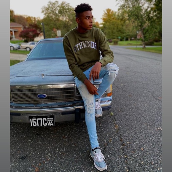 Profile Picture of Michael Drayton (@draynextdoor) on Poshmark