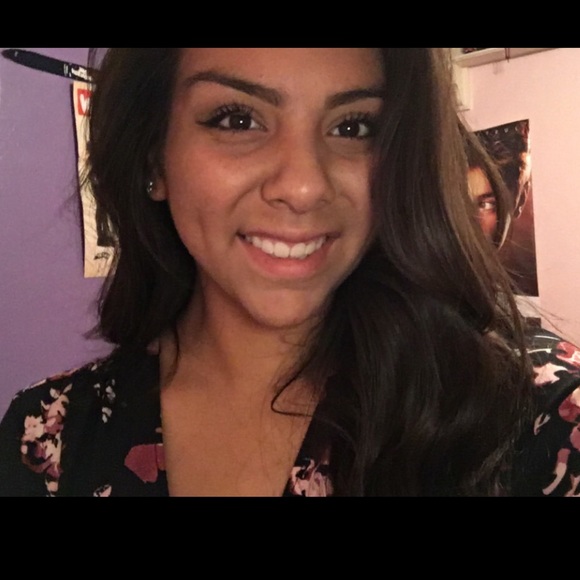 Profile Picture of Jessica Chasco (@jchasco1) on Poshmark