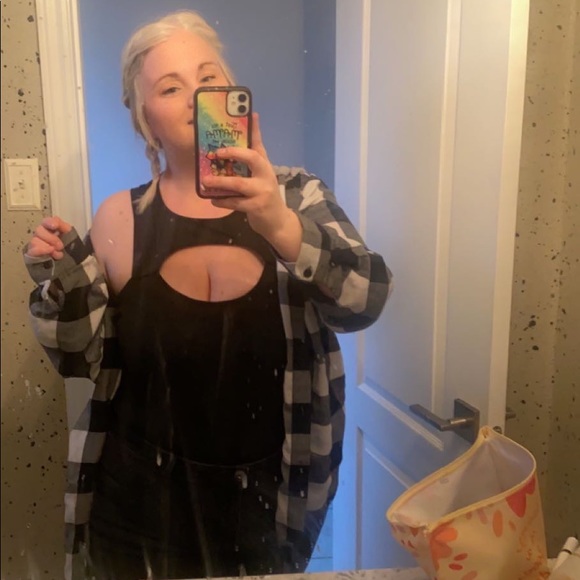 Profile Picture of Caitlyn Blake (@caity_d0125) on Poshmark
