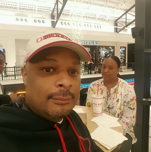 Burton Hester - Poshmark Profile Picture of Burton Hester (@unckb23) on Poshmark