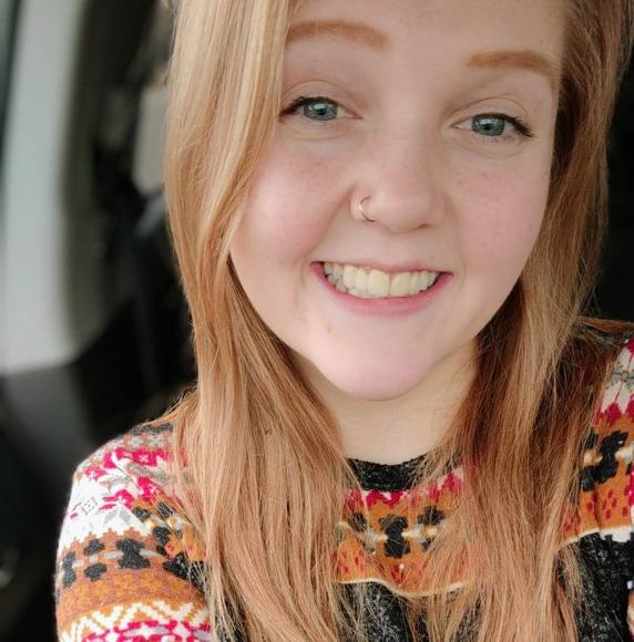 Profile Picture of Ashley Isgrig (@ashloveleys) on Poshmark