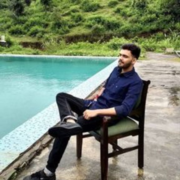 Profile Picture of Jay Joshi (@jayjoshi216) on Poshmark