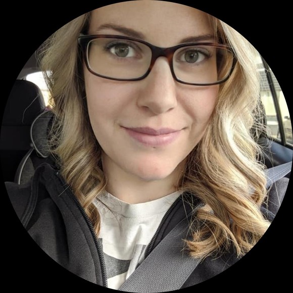 Profile Picture of Melanie Wagar (@melaniewagar) on Poshmark