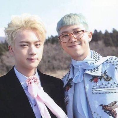 Profile Picture of 𝒗𝒂𝒏𝑻𝒂𝒆 (@Tae_Jung57) on Twitter