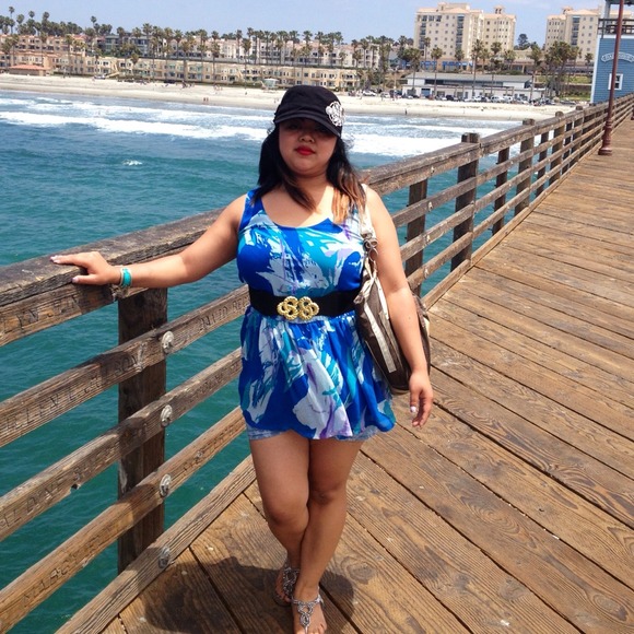 Profile Picture of Claudia Andrade (@yayitandrade) on Poshmark