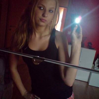 Profile Picture of Lisa Weinert (@LalaaLisa) on Twitter