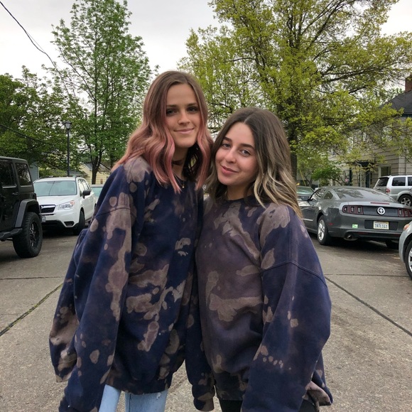 Profile Picture of Izzy Pauletich (@izzy_pauletich) on Poshmark