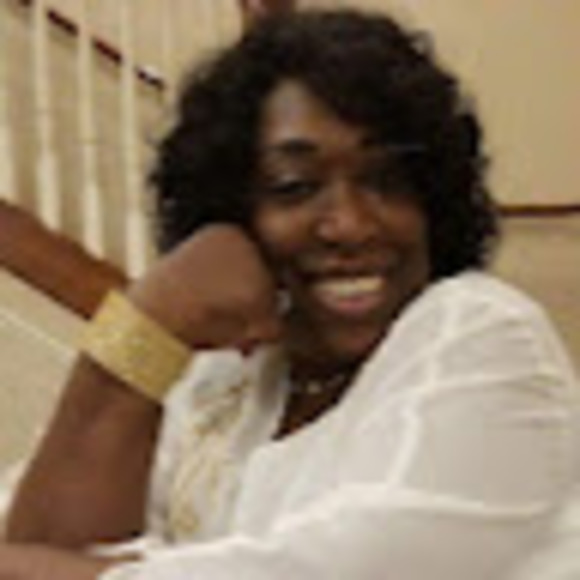 Profile Picture of Nettie Roberts (@nettienelson30) on Poshmark