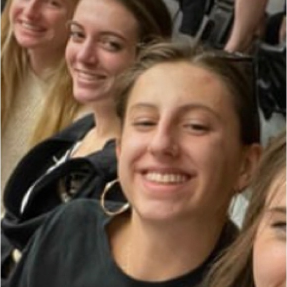 Profile Picture of Lillian Hellwig (@littlewig05) on Poshmark