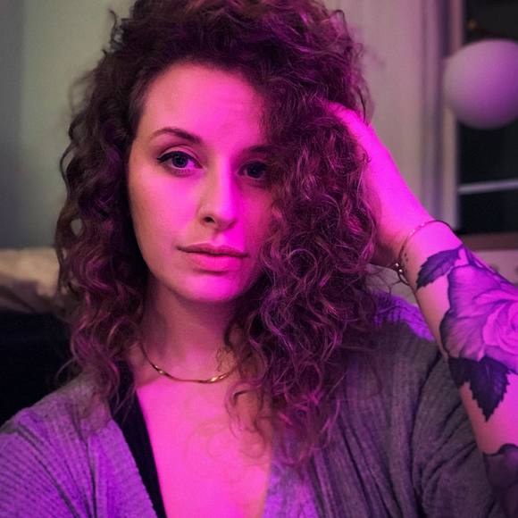 Profile Picture of Brianne Mathews (@brimaemath) on Poshmark