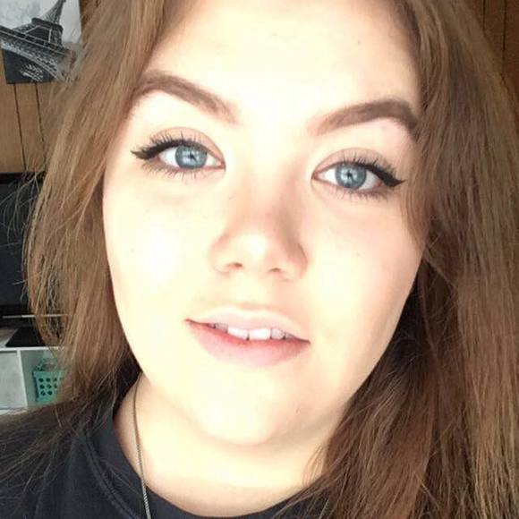 Profile Picture of Hope Gullings (@hopegxoxox) on Poshmark