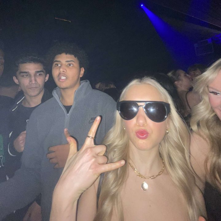 Profile Picture of CHLOE GLEITMAN (@cgleitor) on Tiktok