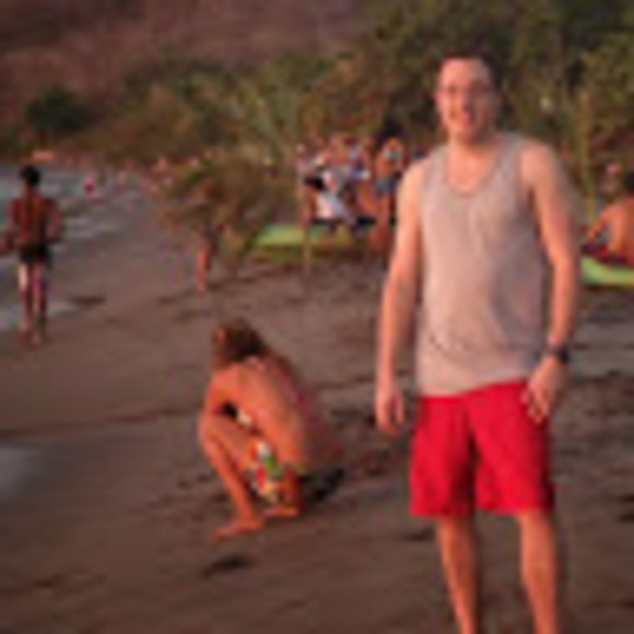 Profile Picture of Brian Lee (@brl02d) on Poshmark