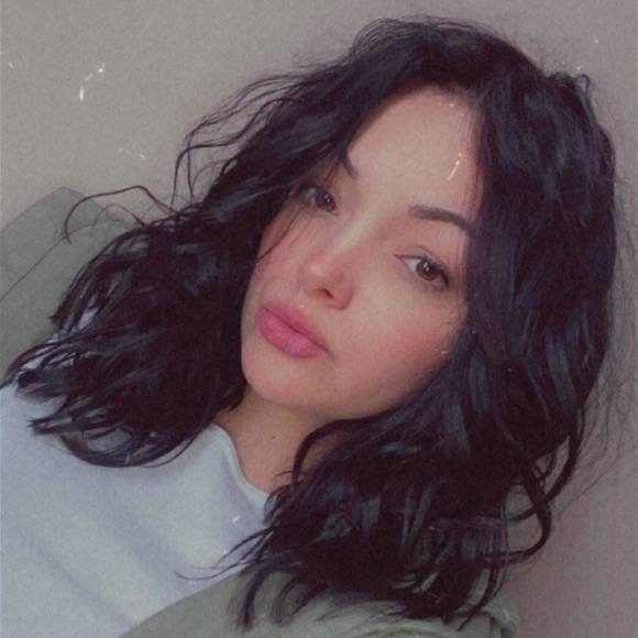 Profile Picture of Lyss Ciccone (@lyssciccone) on Poshmark