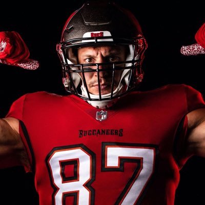 Profile Picture of Gronkowski (@gronkcwski) on Twitter