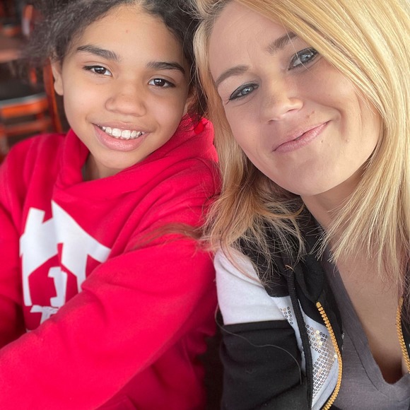 Profile Picture of Briann Weeter (@bweeter) on Poshmark