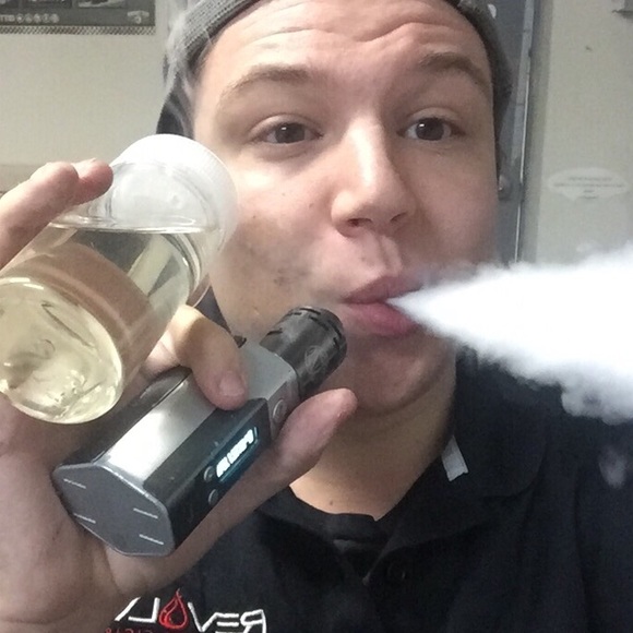 Profile Picture of Alex Barnhart (@alexbarn2160) on Poshmark