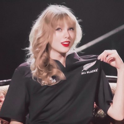 Profile Picture of Connie (@ConnieZheng9) on Twitter