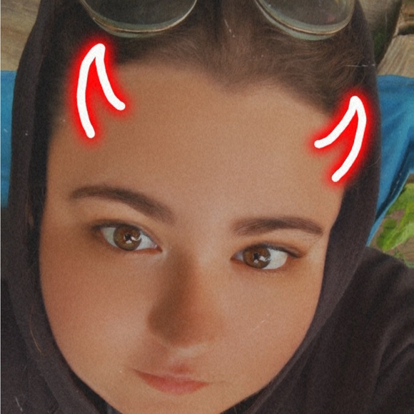 Profile Picture of Irene Hessler (@irene_hessler) on Poshmark