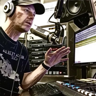 Profile Picture of Chad Fox (@LooselyKnitJazz) on Twitter