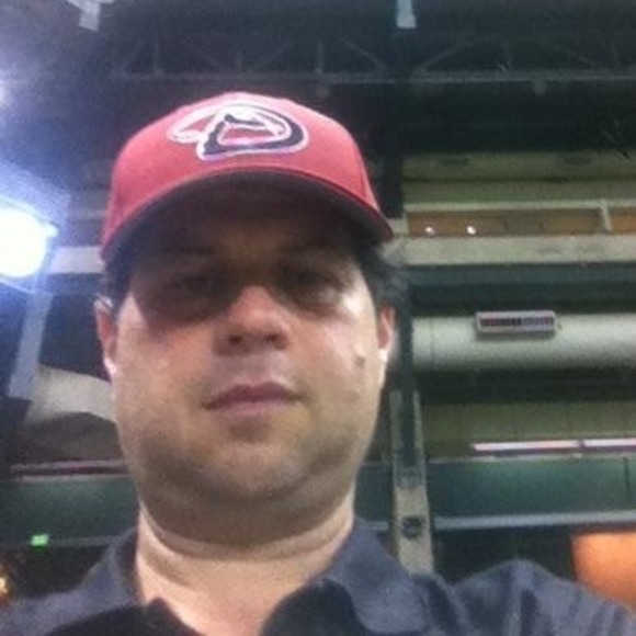 Profile Picture of Scott Rusoff (@srusoff) on Poshmark