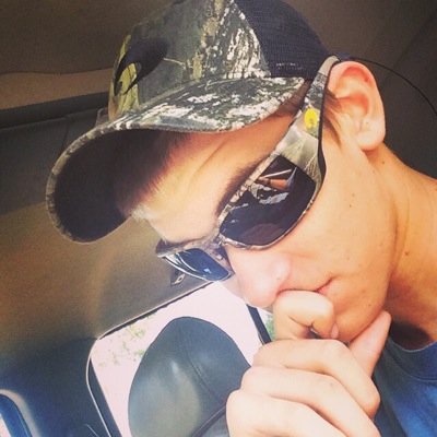 Profile Picture of Stephen Natale (@hunter9615) on Twitter