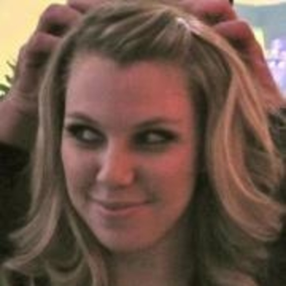 Profile Picture of Bree Kelly (@woux) on Poshmark