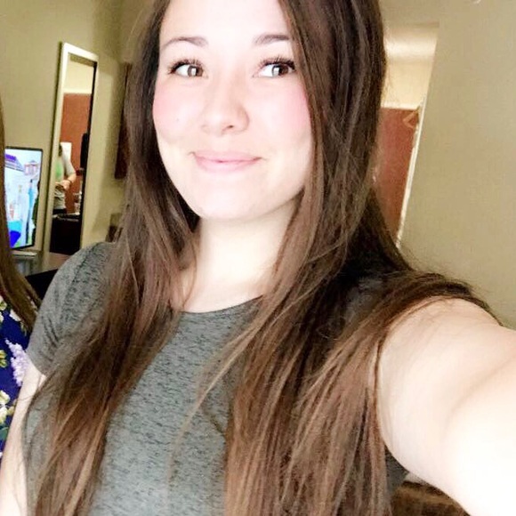 Profile Picture of Katherine Schneeberger (@kshnay22) on Poshmark