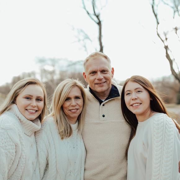 Profile Picture of Michele Leineweber (@michll3097) on Poshmark