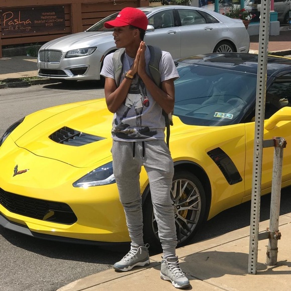 Profile Picture of James Cralle (@james_cralle) on Poshmark